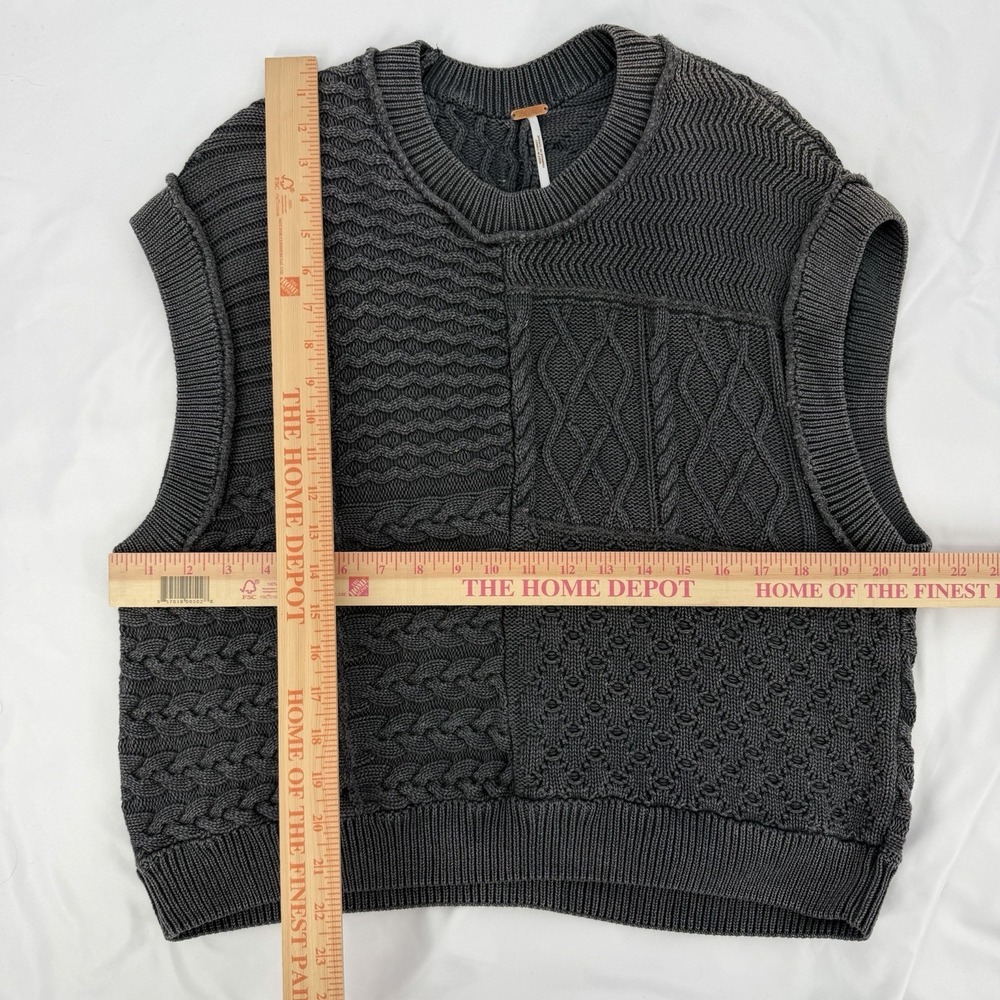 Free People Sz S Mixed Patchwork Cable Knit Sweater Vest Charcoal Grey Boho Top - Picture 5 of 5